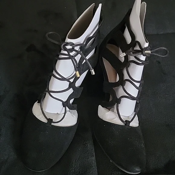 Christian Siriano for payless black heels - Picture 2 of 3